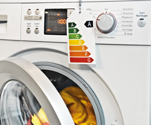Waschmaschine kaufen: Ein Schild gibt Auskunft über die Energieeffizienzklasse