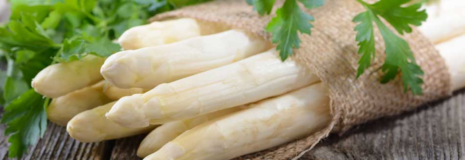 Spargelzeit: Ein Bund weißer Spargel