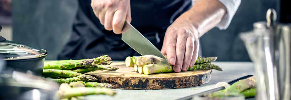 Spargel kochen: grünen Spargel vorbereiten