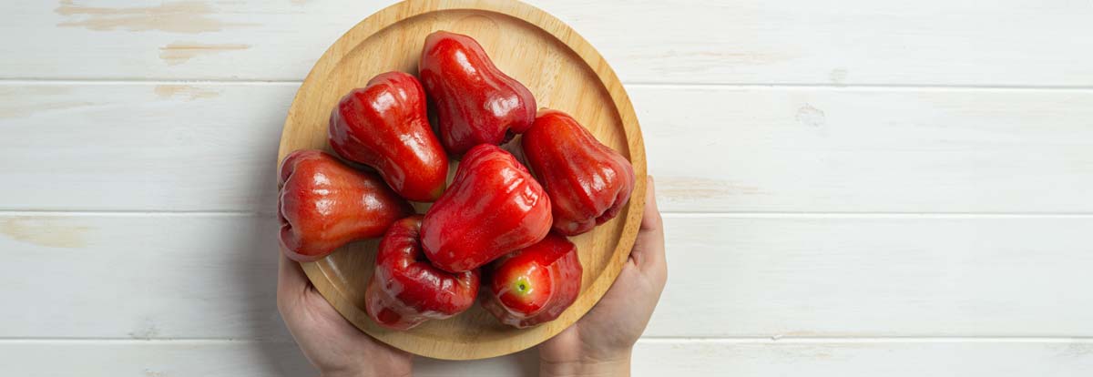 Die Chompu sieht aus wie eine Mischung aus Tomate und Paprika