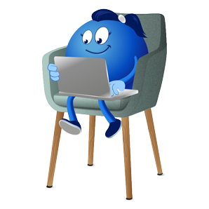 Ein Pointee sitzt mit einem Laptop auf dem Stuhl und tippt etwas ein.