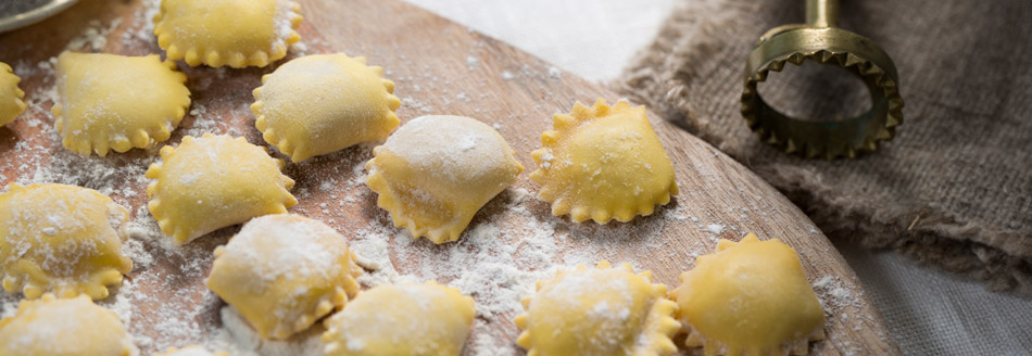 Vorbereitete Anolini warten auf ihre Zeit im Sprudelbad