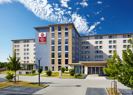 Best Western Hotel bei strahlendem Himmel – jetzt ihr Hotel vor Ort finden